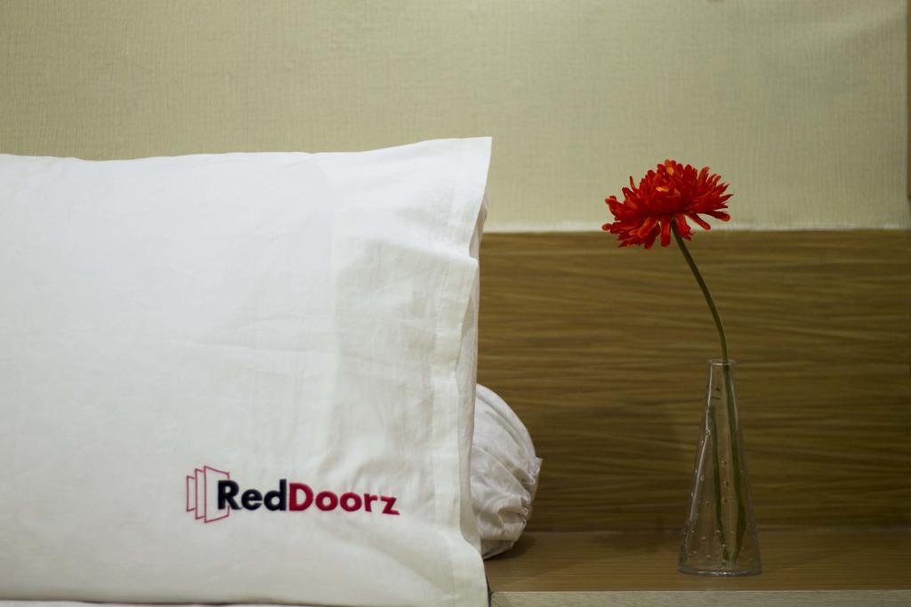 Reddoorz @ Tebet Asem Baris Hotel Jakarta Bagian luar foto