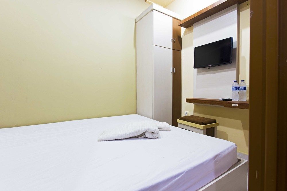 Reddoorz @ Tebet Asem Baris Hotel Jakarta Bagian luar foto